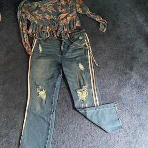 Adorable Wild  Fable High Rise Crop Jeans